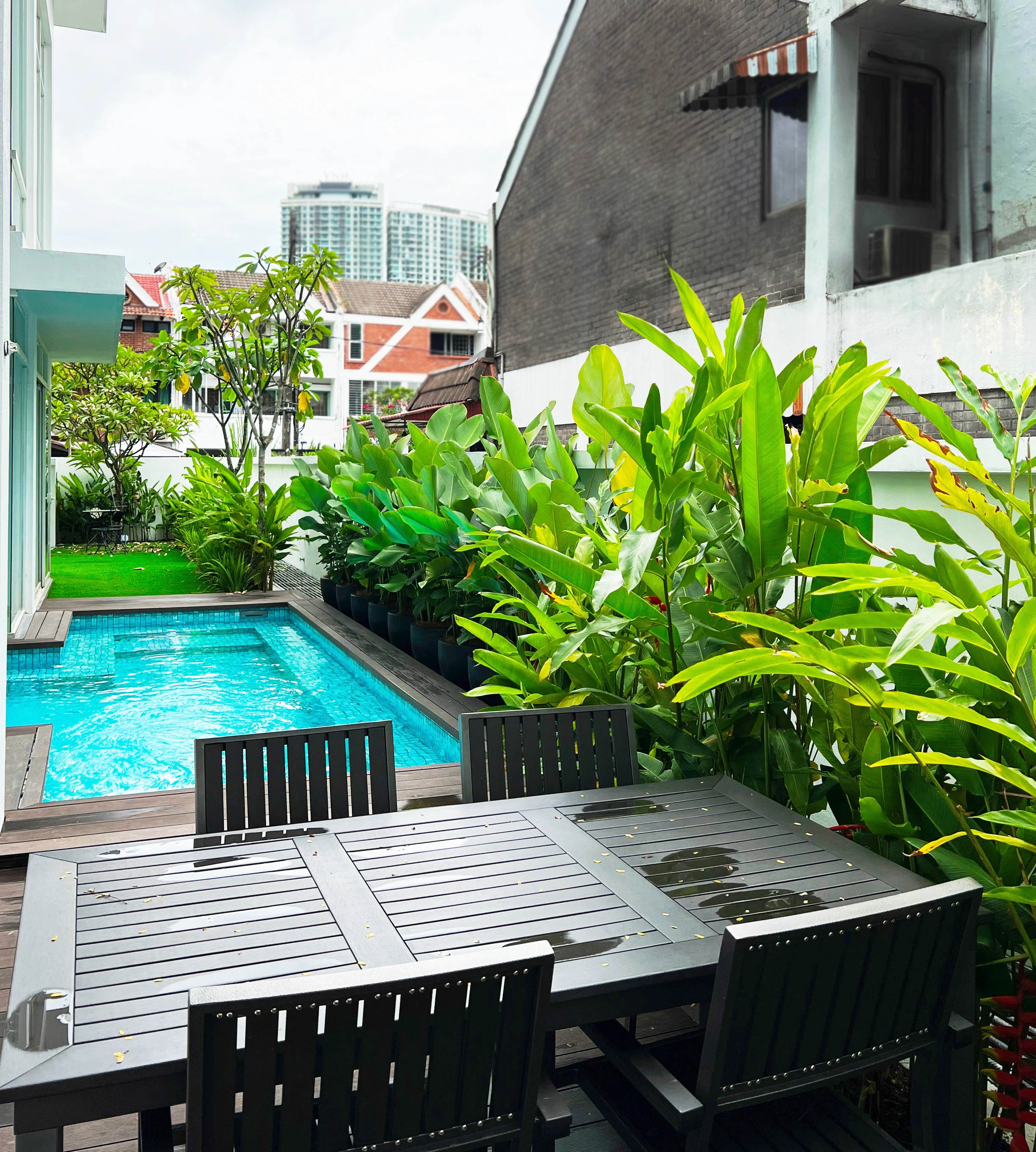 Homescape Luxury House Pool
